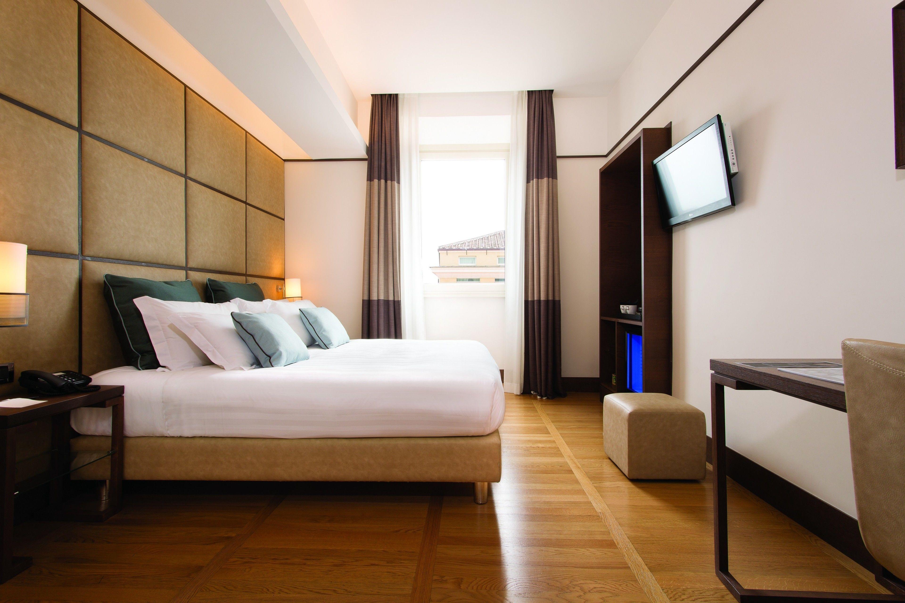 The Independent Hotel — Foto’s 3